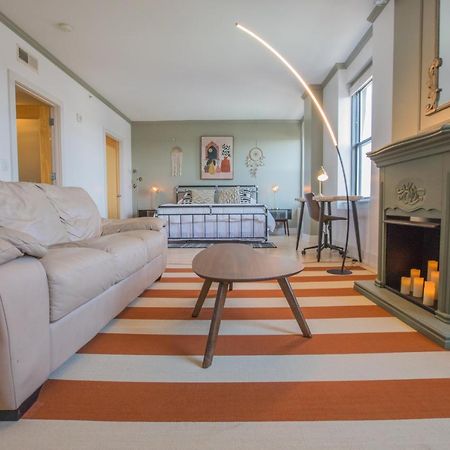 Designer Downtown Condo Suite - Splendid View Des Moines Eksteriør bilde